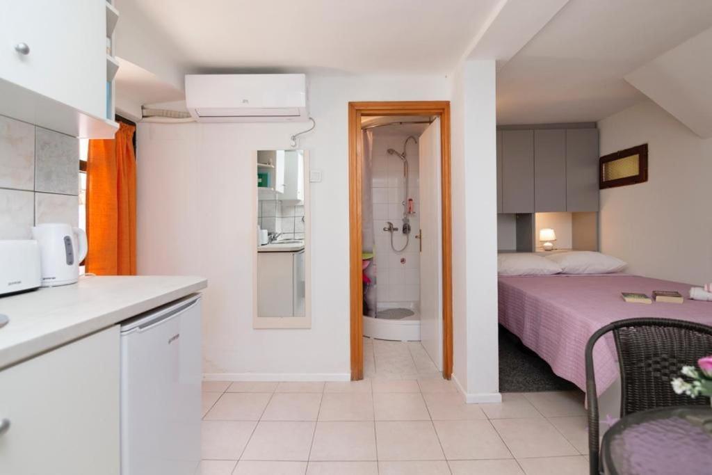 Central Apartment Rose In Hearth Of Split Exterior photo
